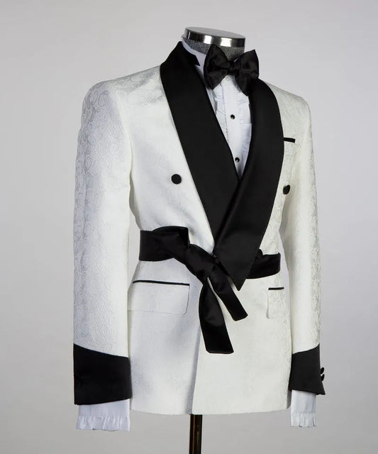 Handsome White Jacquard Shawl Lapel Double Breasted Wedding Suits With Belt