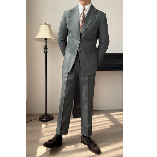 Gentle Gray Pinstriped Peaked Lapel 3 Pieces Wool Prom Suits