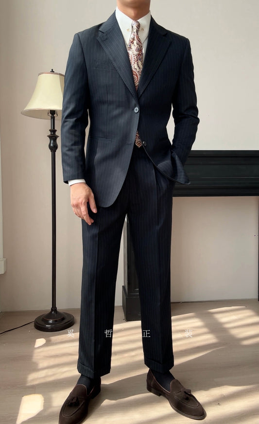 Navy Blue Newest Pinstriped Peaked Lapel 3 Pieces Wool Prom Suits