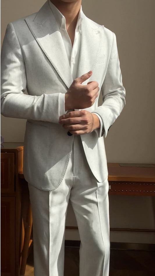 New Arrival Light Gray Peaked Lapel Trendy Wool Prom Suits