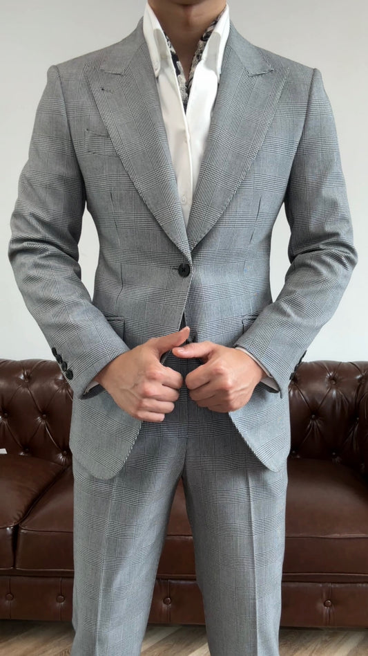 Fancy Gray Plaid Peaked Lapel Wool Prom Men Suits