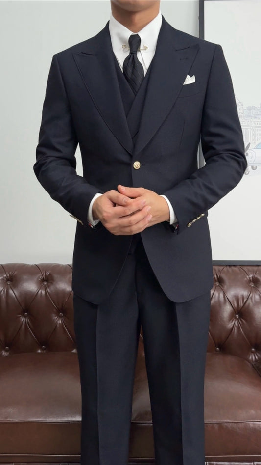 Generous 3 Pieces Dark Gray Peaked Lapel Wool Prom Suits