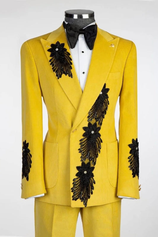 Glamorous Yellow Peaked Lapel Appliques Prom Men Suits