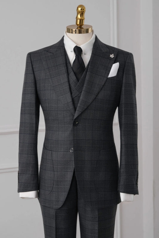 Trendy Gray Peaked Lapel Plaid Business Suits With Waistcoat