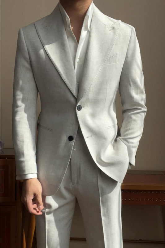 New Arrival Light Gray Peaked Lapel Trendy Wool Prom Suits